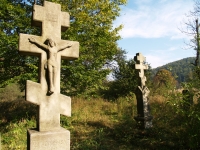 Krzye na cmentarzu parafialnym w Nieznajowej 